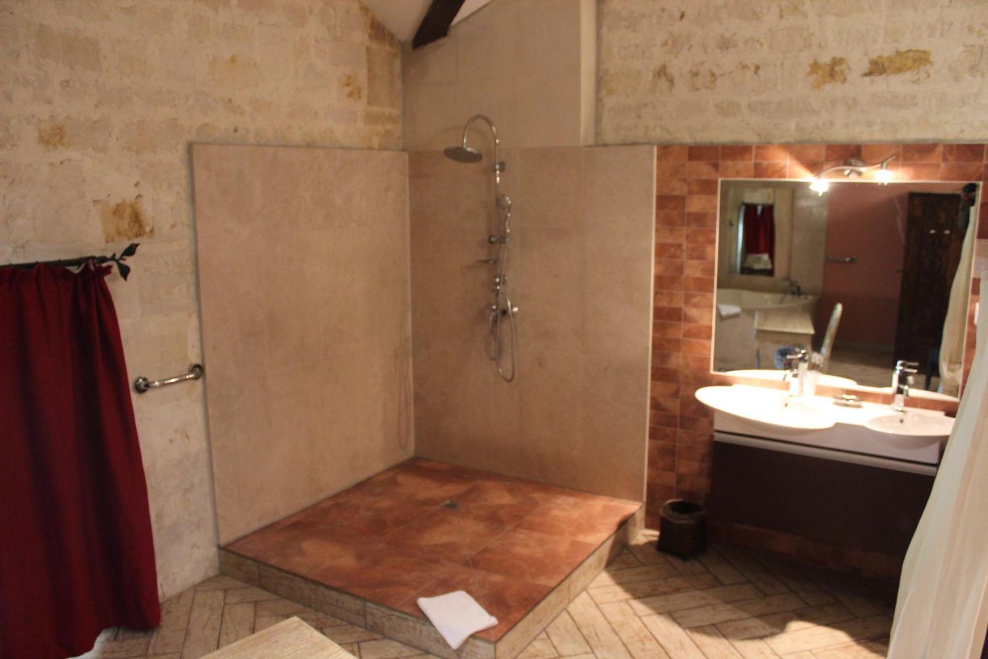 Domaine Des Chais Thenac  Ruang foto