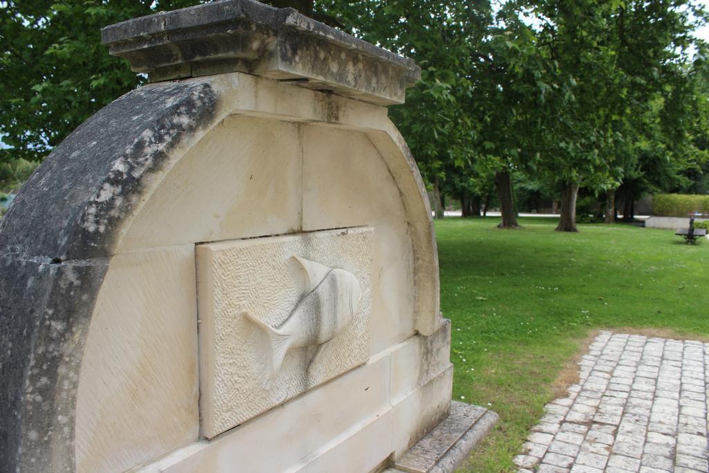 Domaine Des Chais Thenac  Bagian luar foto