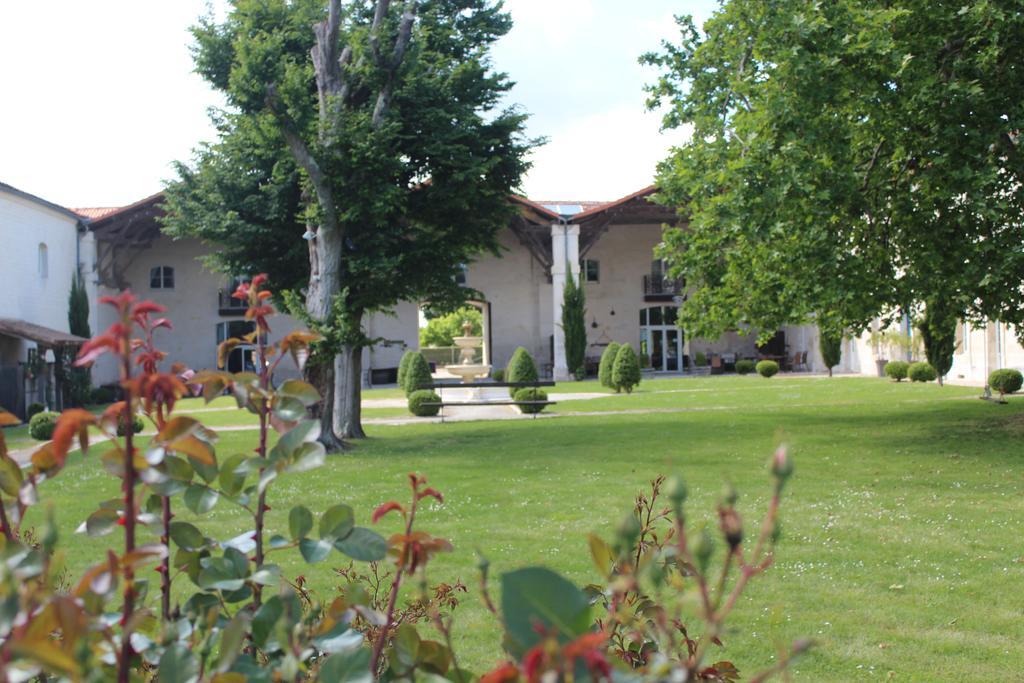 Domaine Des Chais Thenac  Bagian luar foto