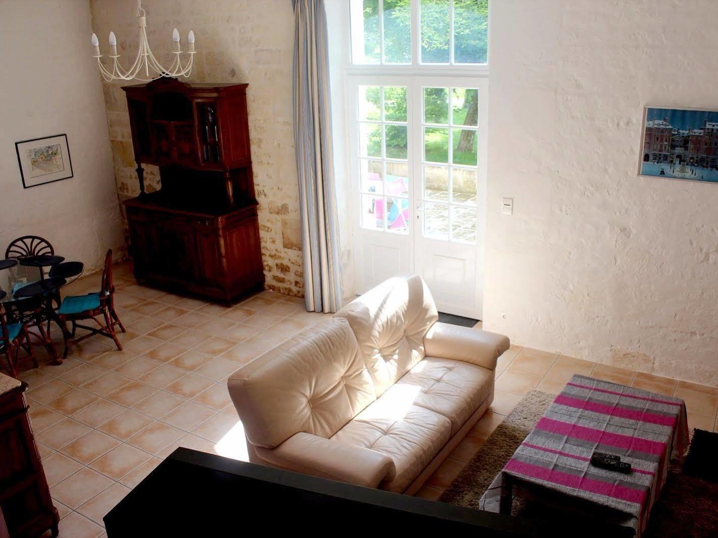 Domaine Des Chais Thenac  Bagian luar foto